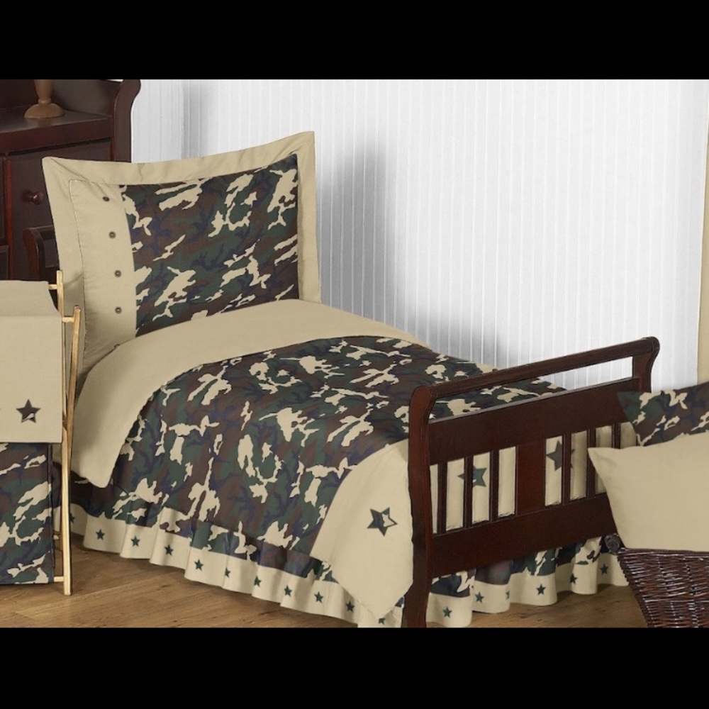 ❌SOLD❌Sweet Jojo designs Crib/toddler bedding.